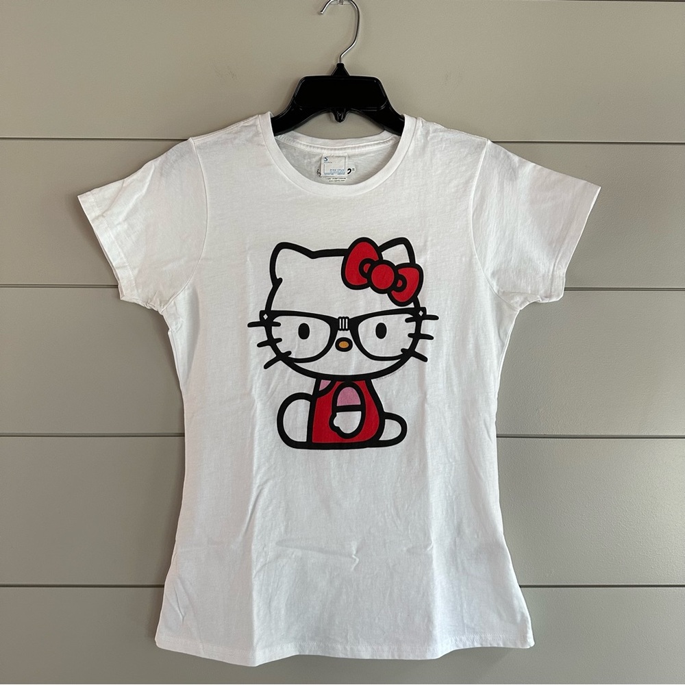 Sanrio Nerdy Hello Kitty Women’s Tee Size Small
